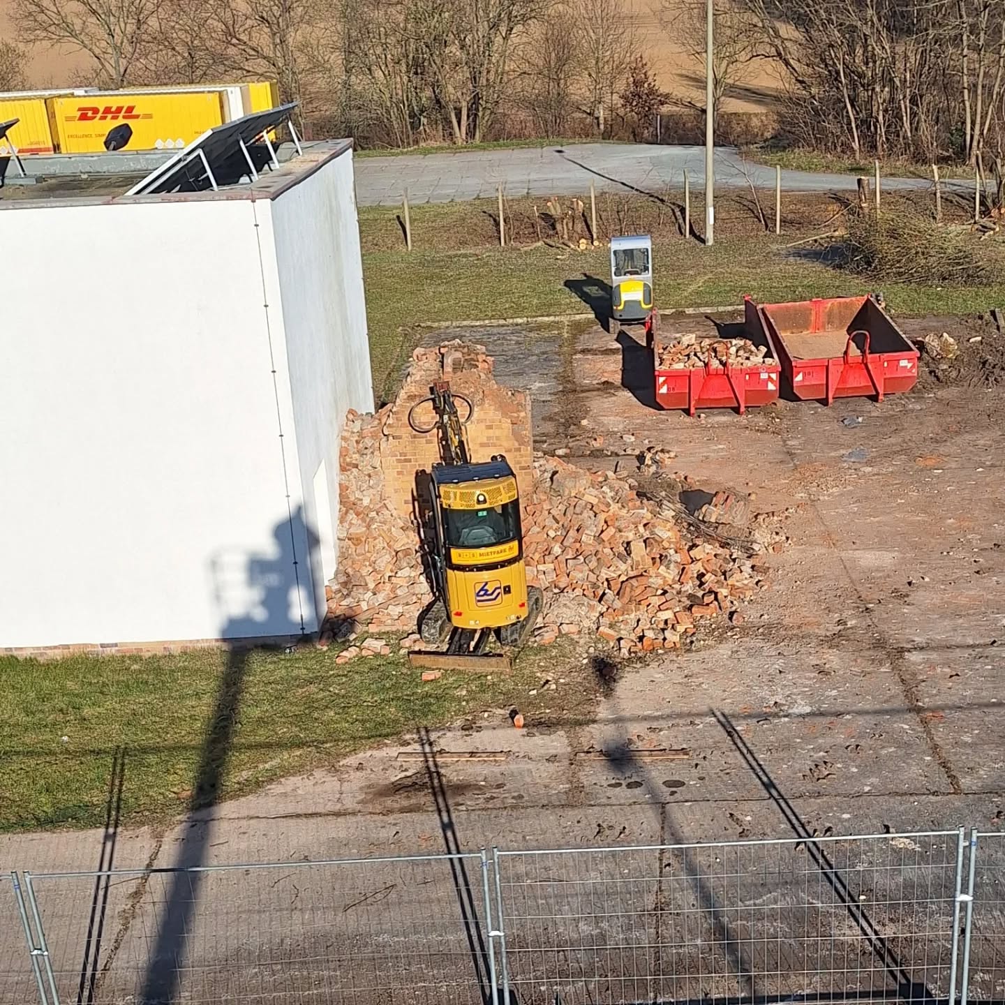 Montagen, Demontagen, Zaunbau, Baggerarbeiten, Pflasterarbeiten