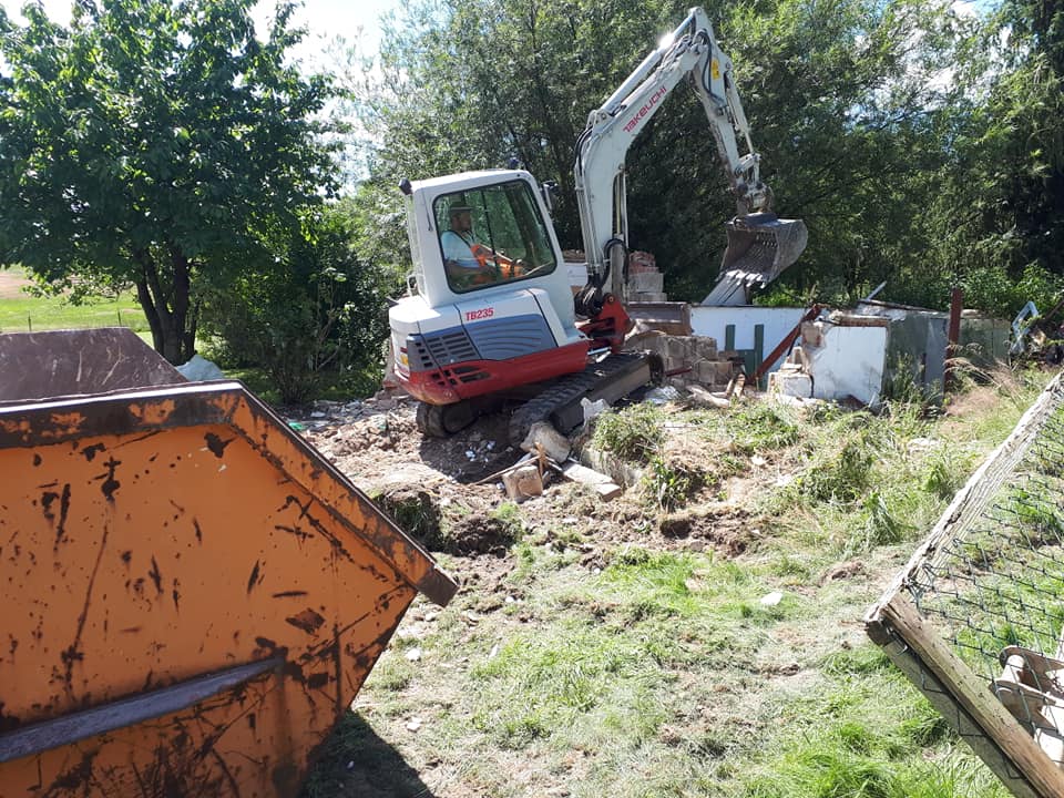 Montagen, Demontagen, Zaunbau, Baggerarbeiten, Pflasterarbeiten